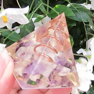 Hand-held resin pyramid with Chevron Amethyst, Quartz Point, Copper Coil (ref L88)