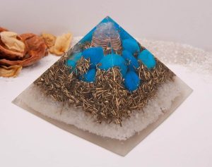 Resin Pyramid filled with crystals & minerals for wellbeing